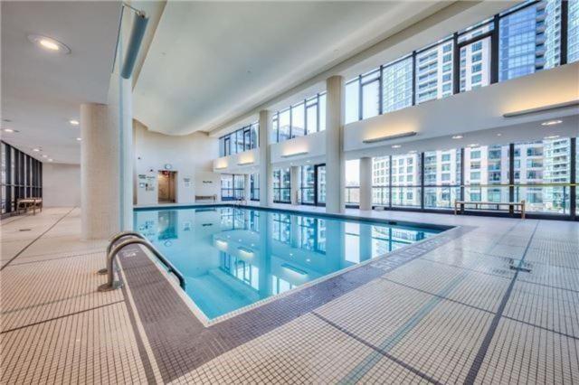 Lakefront Living Downtown Toronto - Free Parking, Gym, Indoor Pool Luaran gambar
