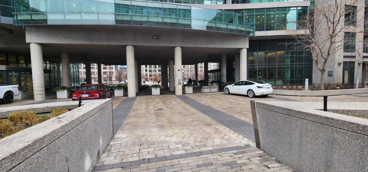 Lakefront Living Downtown Toronto - Free Parking, Gym, Indoor Pool Luaran gambar