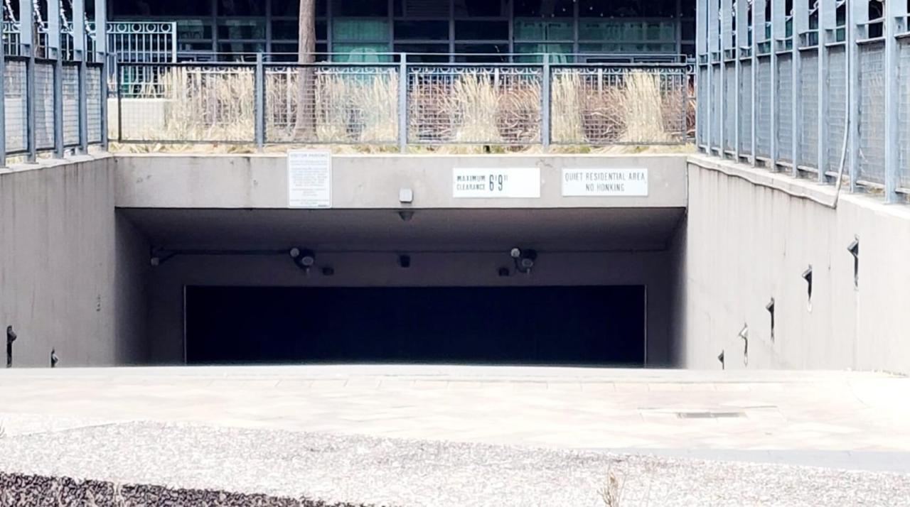 Lakefront Living Downtown Toronto - Free Parking, Gym, Indoor Pool Luaran gambar